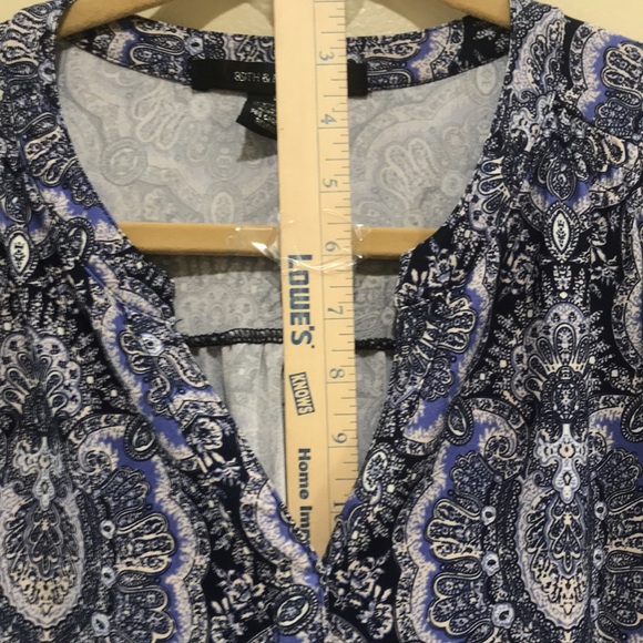 Blue pattern top - Picture 4 of 8